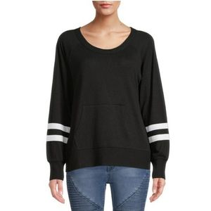 No Boundaries Juniors’ Open Back Pullover